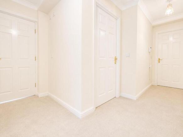 1 bed Retirement Property to rent Image 12