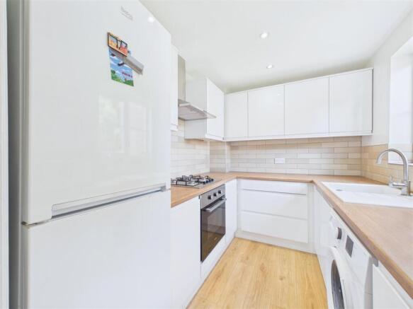 2 bed Apartment for sale Image 4