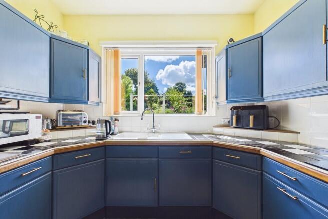 Greenfields, 32 Black Dyke Road, Arnside, Cumbria, LA5 0HL photo 4