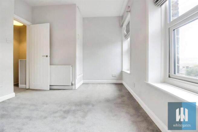 2 bed Terraced to rent Image 4