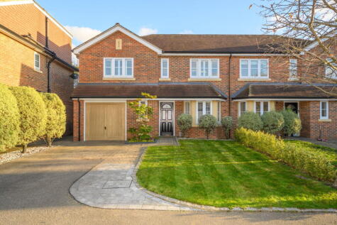 Carlcott Close, Walton-on-thames, KT12 2BF