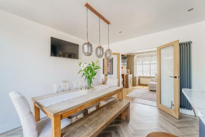 3 bed Semi-Detached for sale Image 6