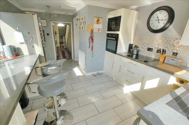Photo 10