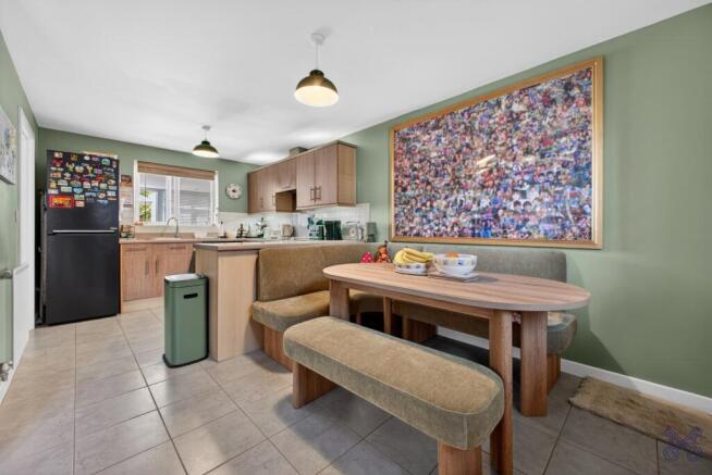 Snaffle Way, Evesham, Worcestershire, WR11 photo 4