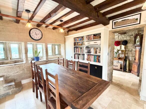 4 bed Semi-Detached for sale Image 10