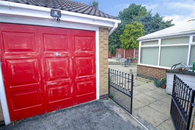 garage.jpg