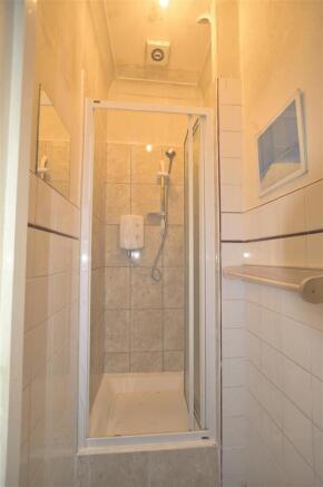 76WE SHOWER.JPG