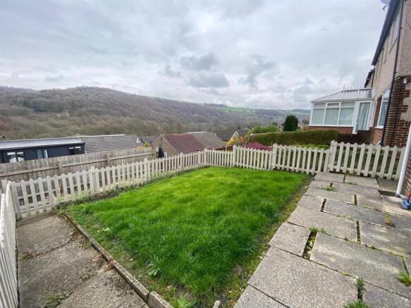REAR GARDEN 1.jpg