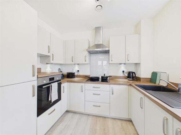 2 bed Apartment for sale Image 7