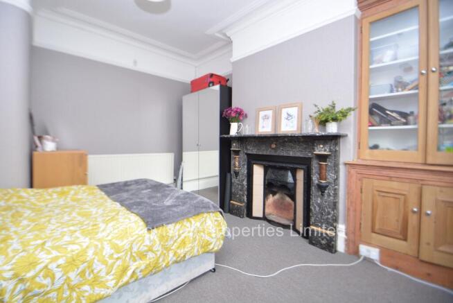 5 bed Terraced to rent Image 7