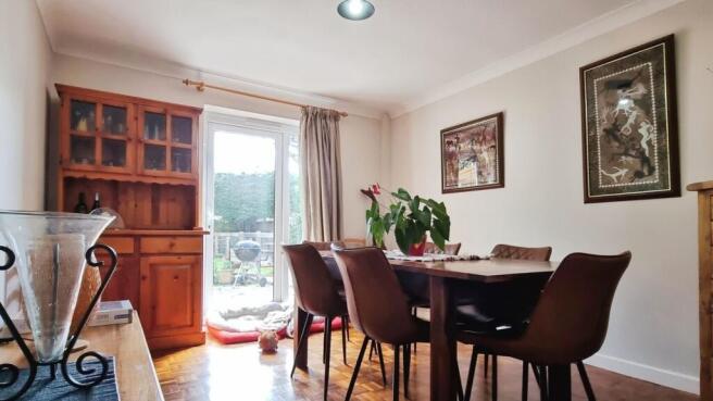 Cotton End Road, Wilstead, Bedfordshire, MK45 photo 4
