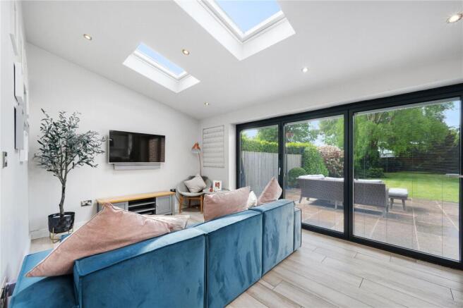 4 bed Semi-Detached for sale Image 4