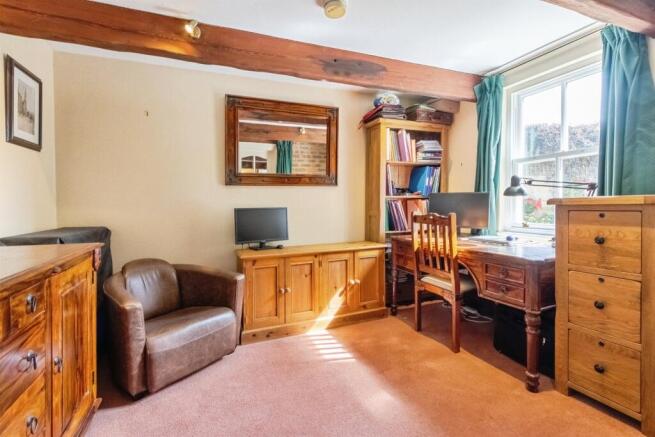 4 bed House for sale Image 7
