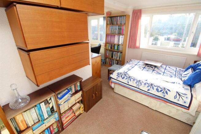 17 Bed 2.JPG