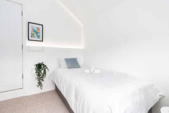 4 bed Not Specified for sale Image 10