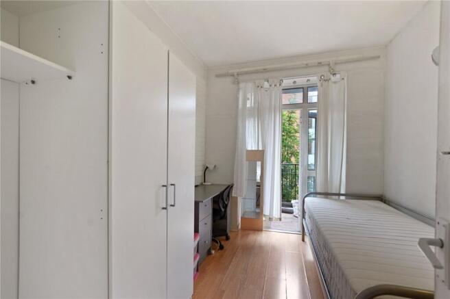 4th Bed/ Reception