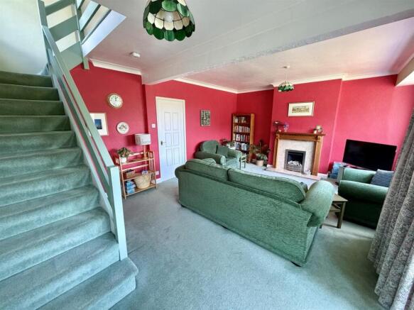 3 bed House for sale Image 5