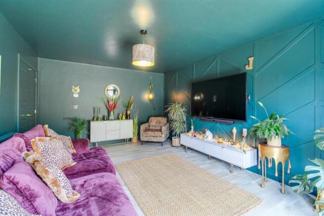 4 bed Detached for sale Image 6