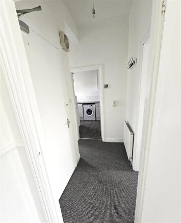 1 bed Block of Apartments to rent Image 4