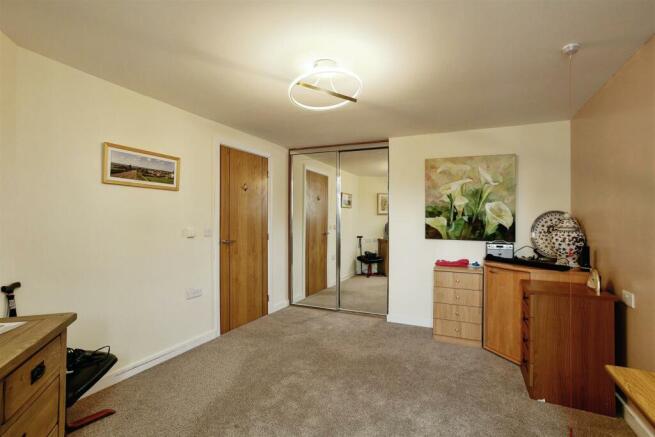 Bedroom 26FC.jpg