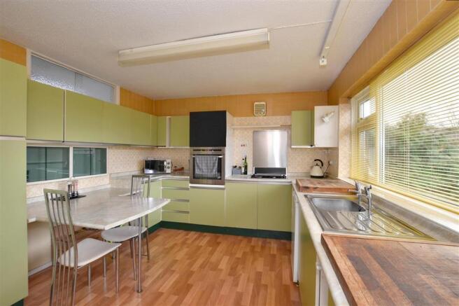 Kitchen/ Breakfast Room
