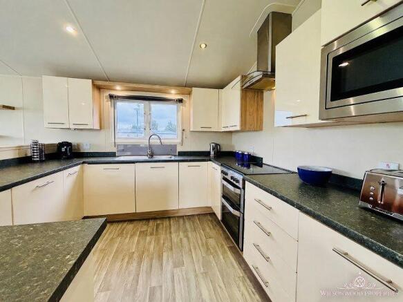 Willerby Cadence, Steeple Bay Holiday Park, Canney Road, Southminster photo 4