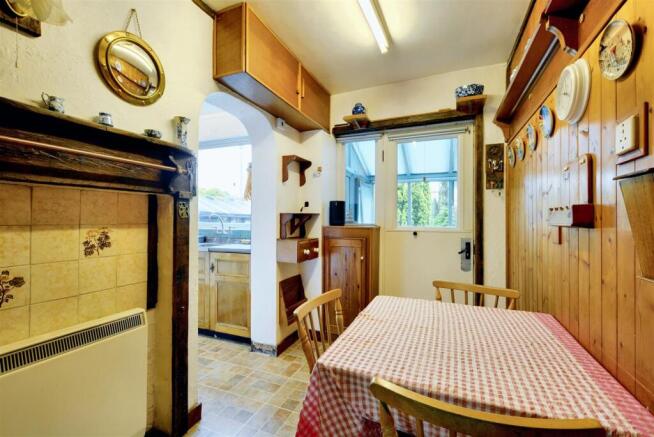 Breakfast Room_1.jpeg