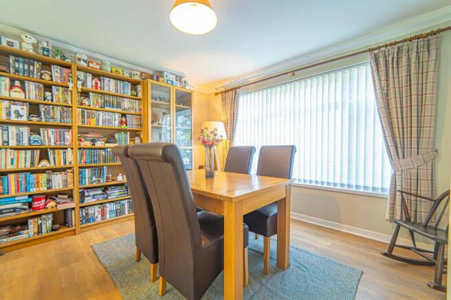 Lounge/Dining Room