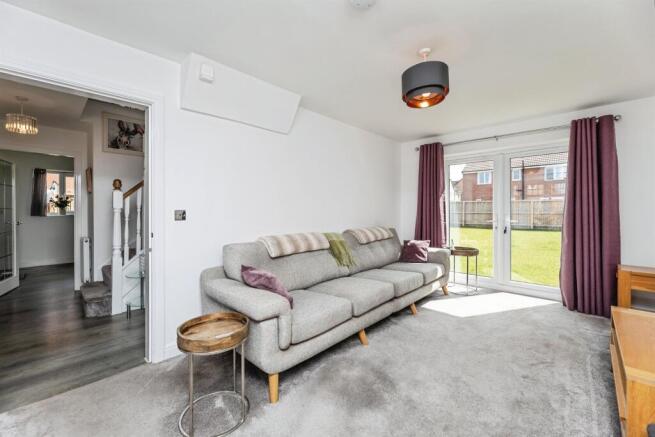 5 bed Detached for sale Image 5