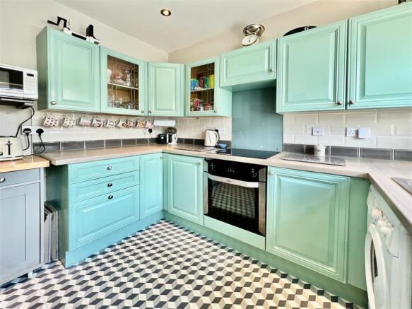 9 Mayflower Drive 5.JPG