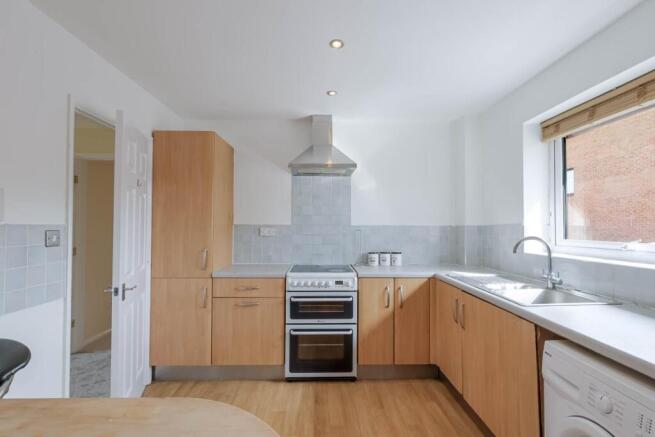 2-bed-charlton-kings11.jpg