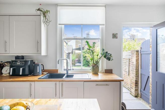 Kitchen/Dining Room (3)