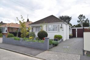2, Fraser Close, Chelmsford CM2 0TD