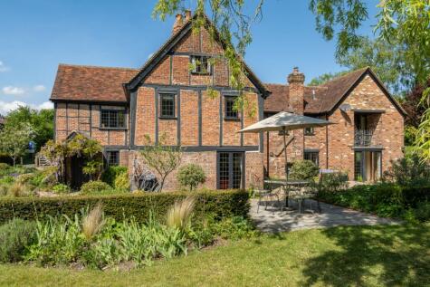 Pipers Forge, Nettleden, Hertfordshire, HP1 3DQ