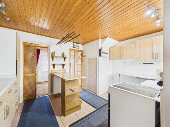 Kitchen:
