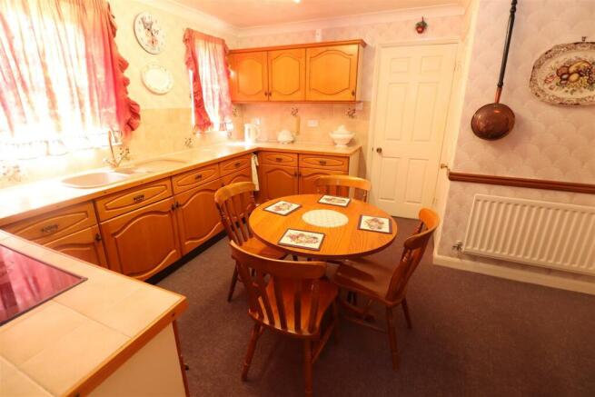 Kitchen / Breakfast Room