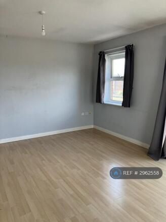 2 bed Flat to rent Image 5
