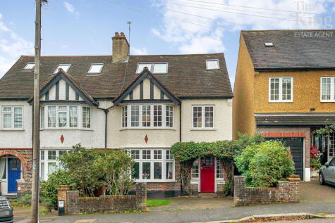 Connaught Avenue, North Chingford, E4