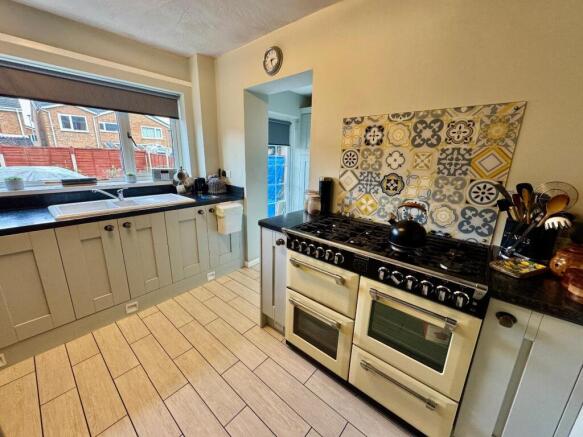 4 bed Link Detached House for sale Image 7