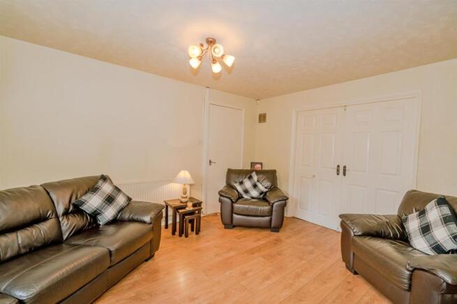 Mossley Close, Walsa
