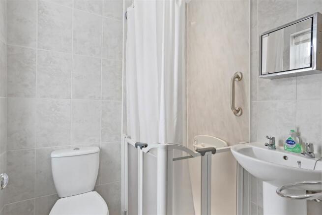 830186517 - 52 Windborough Road , SM5 20.jpg