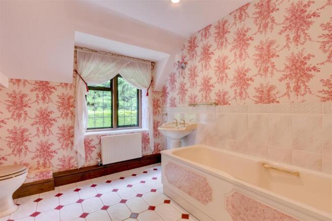 Bathroom.jpg