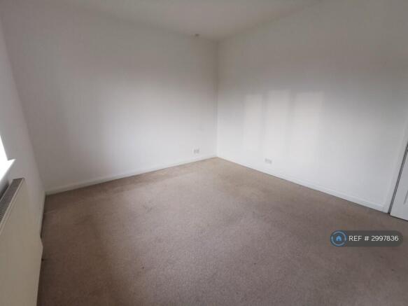 3 bed Semi-Detached to rent Image 10
