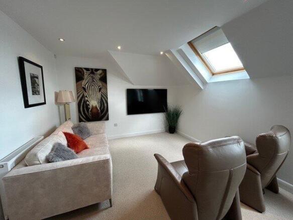 2 bed Apartment to rent Image 8