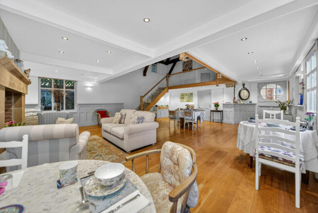 13 bed Detached for sale Image 8