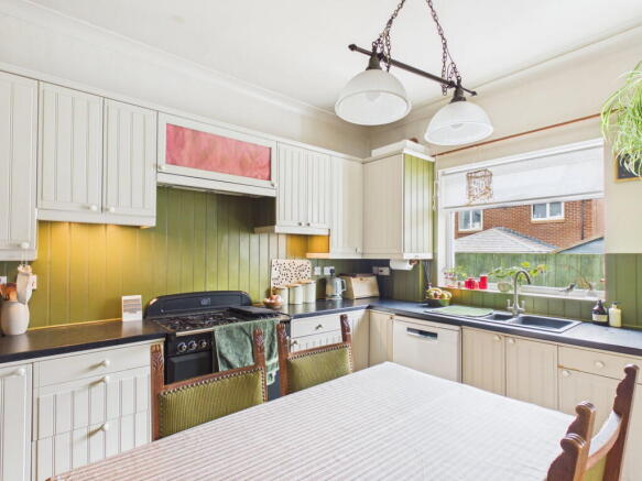 4 bed Semi-Detached for sale Image 7