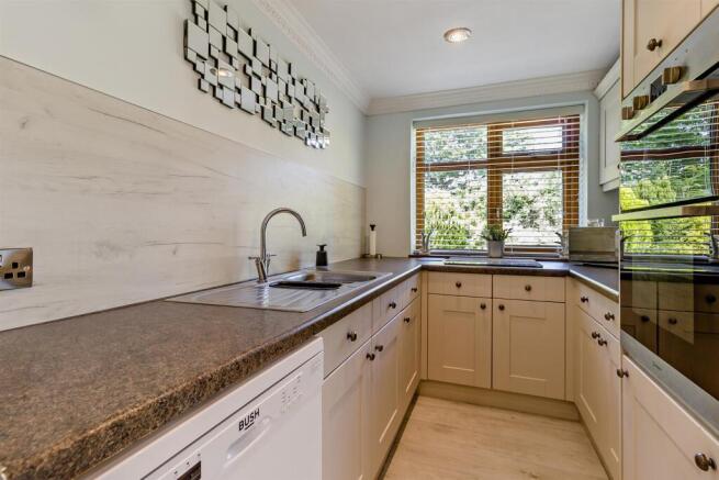 3 bed House for sale Image 7
