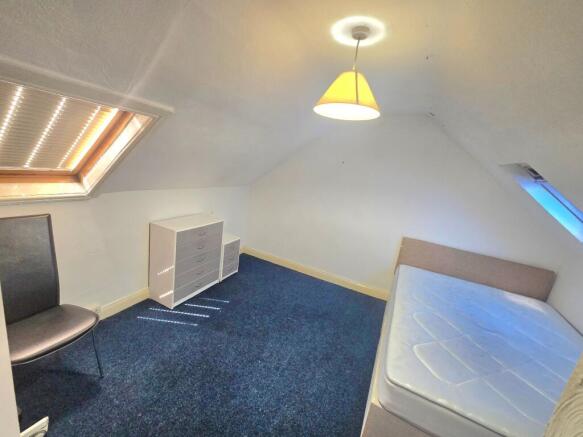 3 bed Terraced for sale Image 11