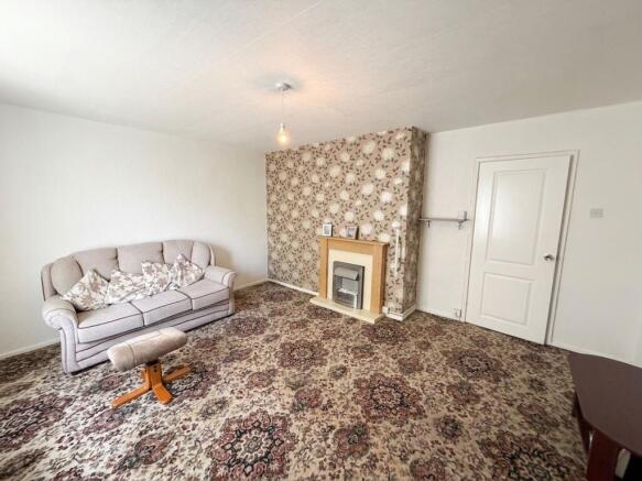 3 bed Semi-Detached for sale Image 4