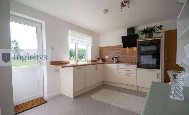 3 bed Semi-Detached Bungalow for sale Image 7